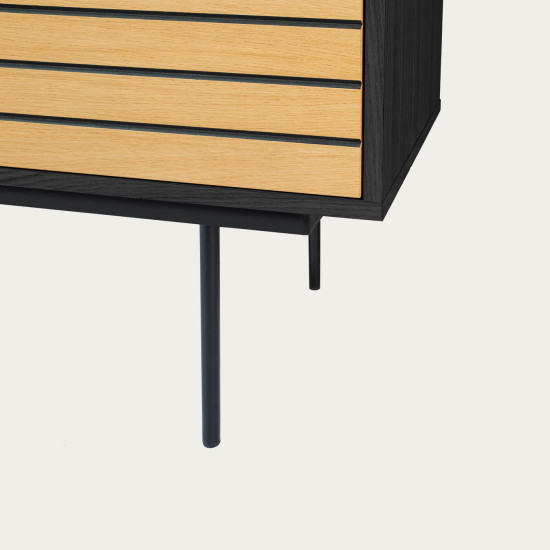 Juostelėta komoda image