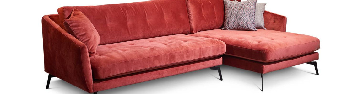 Neatrankami kampiniai sofa skandinaviško dizaino baldai interjere